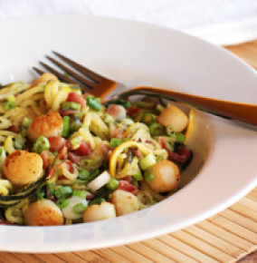 Zucchini-Noodles-with-Scallops-and-Bacon-WM