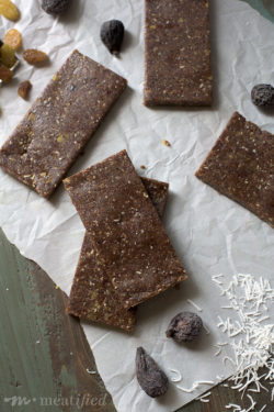 These AIP energy bars are both nut & seed free, so they're allergy friendly & the perfect "on the go" food! Easy to make, with no added sweeteners | http://meatified.com