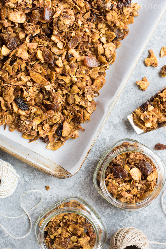 This AIP allergy friendly pumpkin spice granola from http://meatified.com has all the flavors of Fall and is grain, nut & seed free! Eat it with coconut milk or just by the handful.