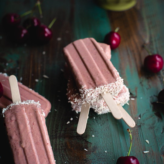 These roasted cherry pops from https://meatified.com get their richly decadent flavor from the gently caramelized fruit with a hint of balsamic and honey, all whipped together with coconut milk for a silky smooth frozen treat.